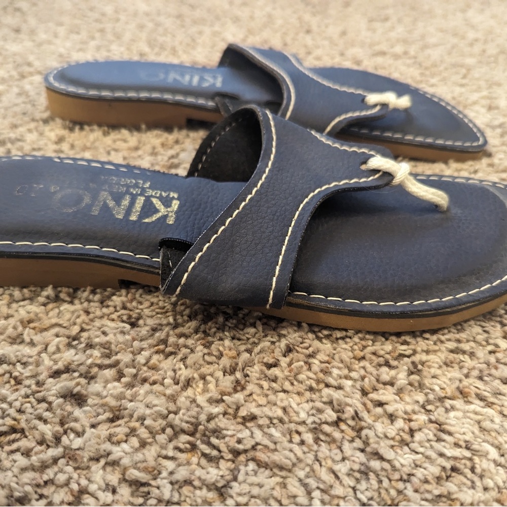 Kino navy sandals